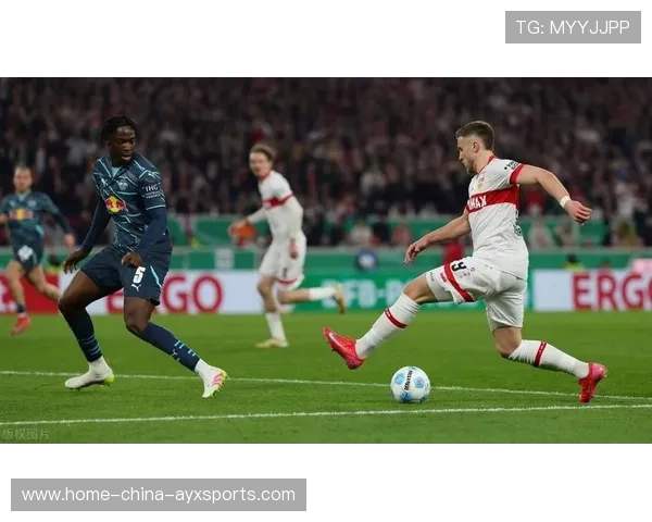 德甲斯图加特连续制造身后空档,对手节奏混乱