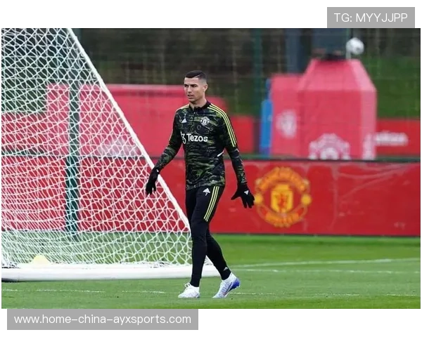 内维尔点名批评曼联四位球星，称他们本应表现更好，内维尔评价c罗