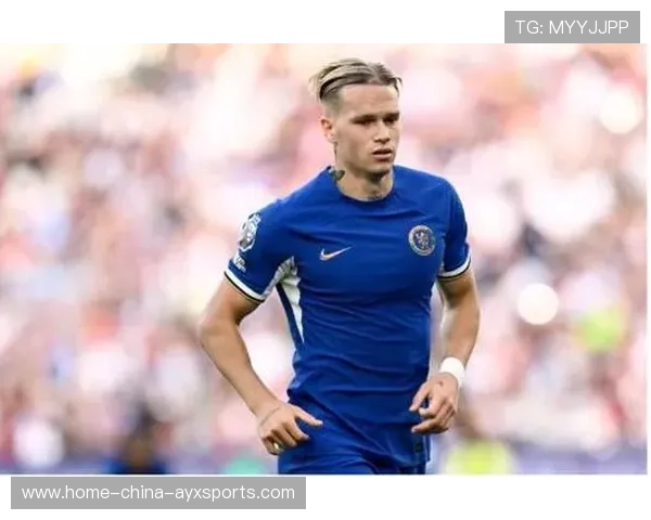 切尔西穆德里克高速带球训练增强:突破极限,展现未来之星 切尔西穆德里克高速带球训练增强:突破极限,展现未来之星